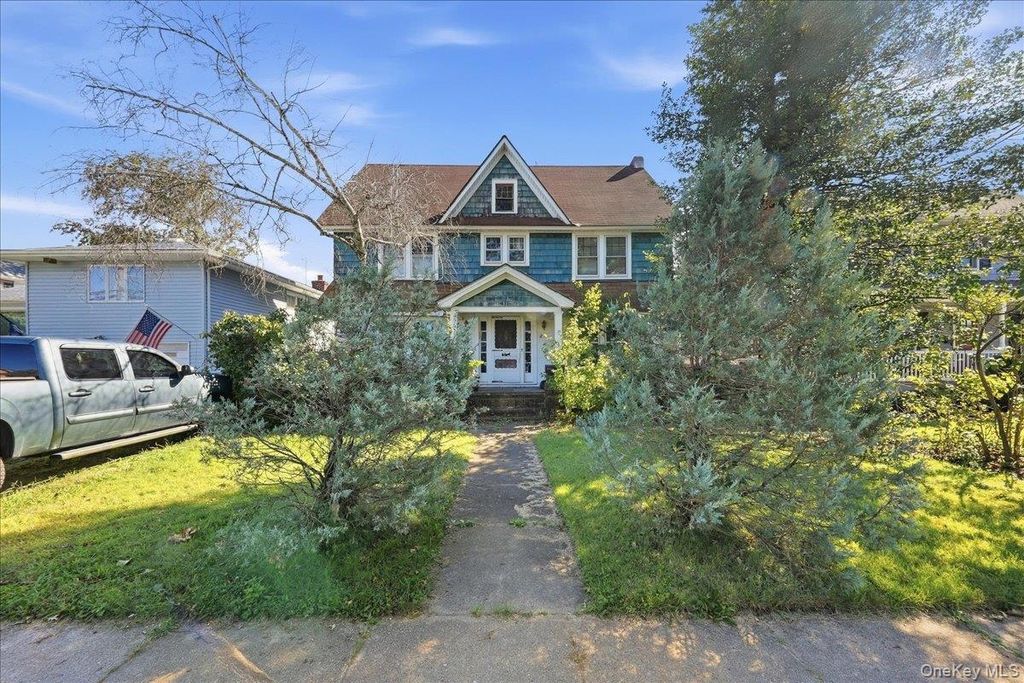 21 Sherman Avenue, Rockville Centre, NY 11570 — photo 2