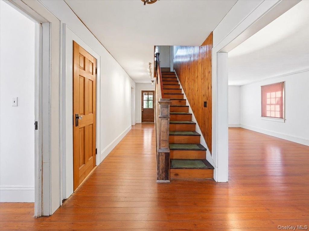 21 Sherman Avenue, Rockville Centre, NY 11570 — photo 5