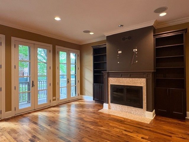 2036 W BARRY Avenue, Chicago, IL 60618