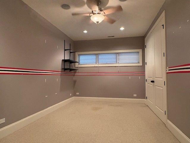 2036 W BARRY Avenue, Chicago, IL 60618