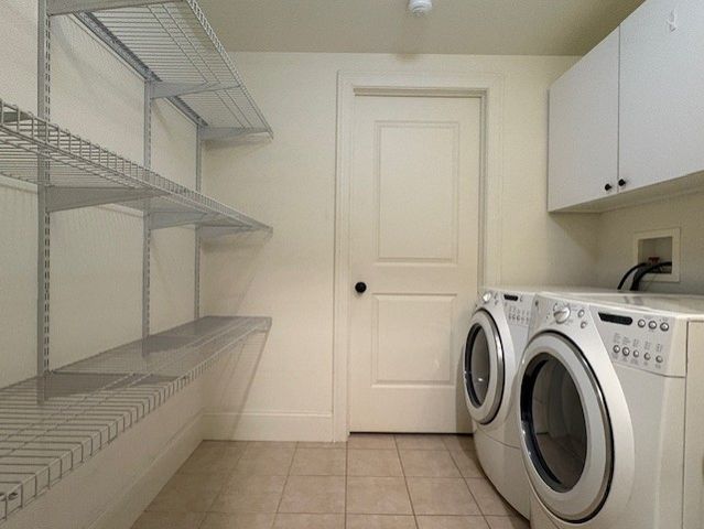 2036 W BARRY Avenue, Chicago, IL 60618