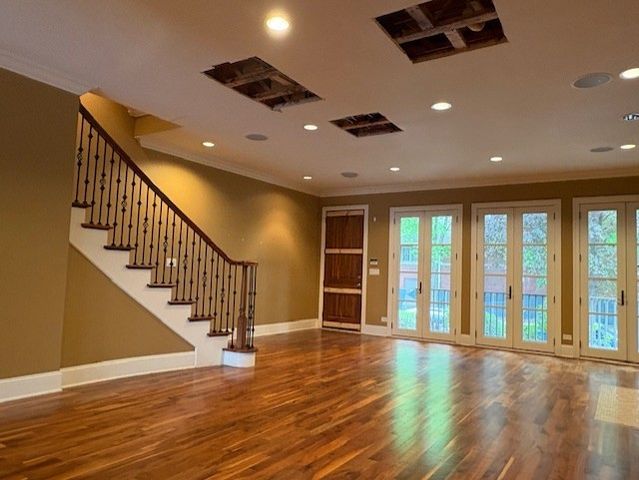 2036 W BARRY Avenue, Chicago, IL 60618