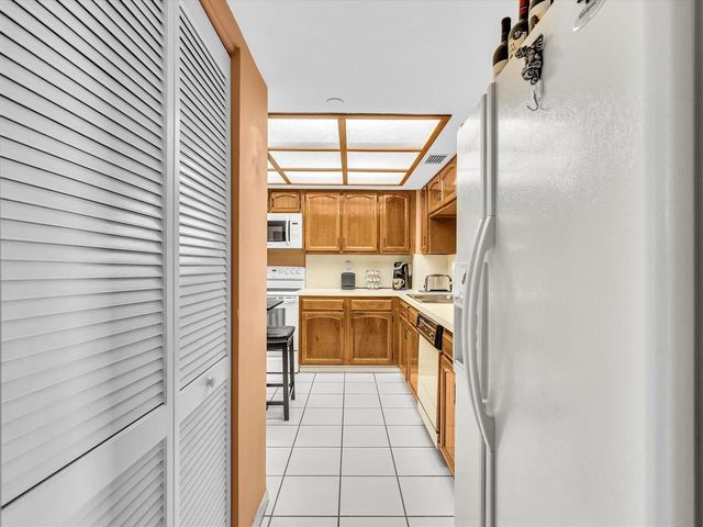 3200 Port Royale Drive N 910, Fort Lauderdale, FL 33308