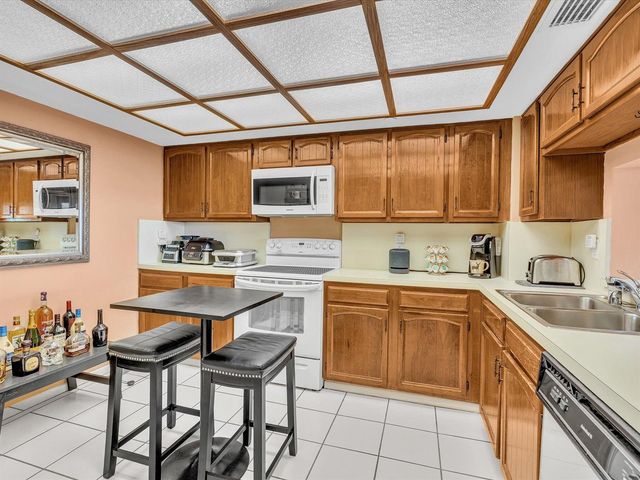 3200 Port Royale Drive N 910, Fort Lauderdale, FL 33308