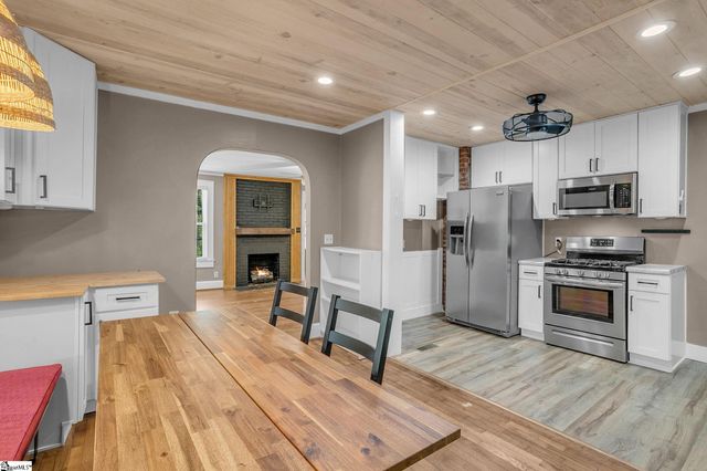 208 Mcmakin Drive, Greenville, SC 29617