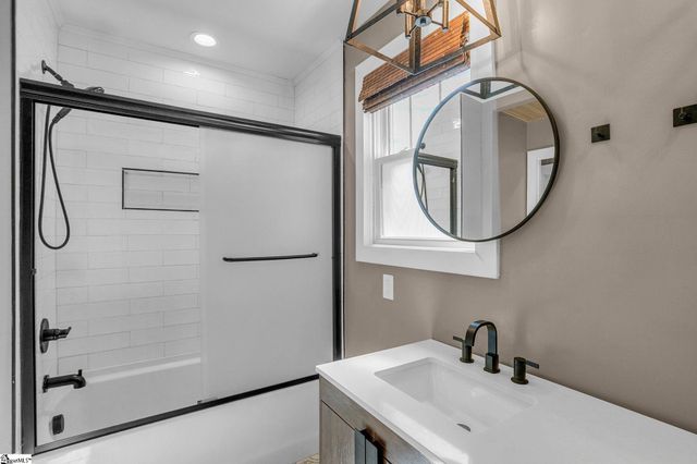 208 Mcmakin Drive, Greenville, SC 29617