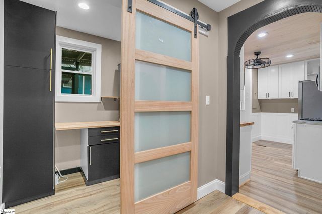 208 Mcmakin Drive, Greenville, SC 29617
