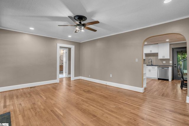 208 Mcmakin Drive, Greenville, SC 29617