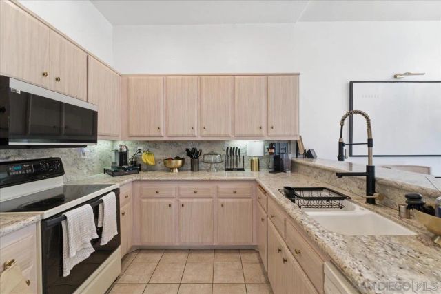 29585 Circle R Greens, Escondido, CA 92026