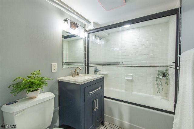 49 Harvard St, Montclair Twp., NJ 07042