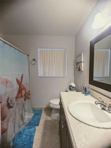 679 Racquet Club Rd 4, Weston, FL 33326