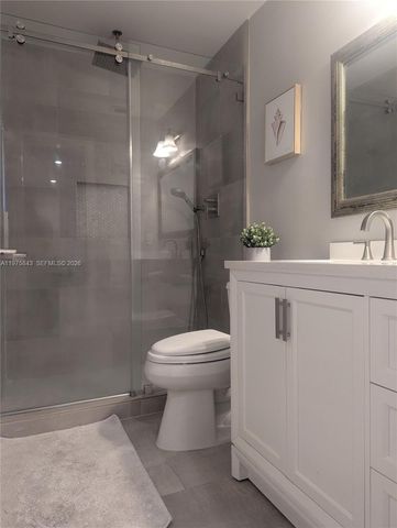 679 Racquet Club Rd 4, Weston, FL 33326