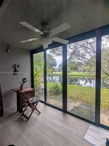 679 Racquet Club Rd 4, Weston, FL 33326