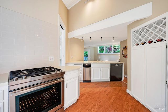 827 Wild Oak Dr, Santa Rosa, CA 95409