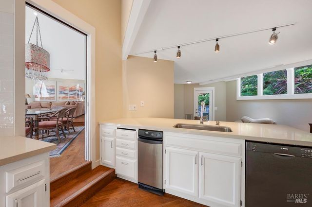 827 Wild Oak Dr, Santa Rosa, CA 95409