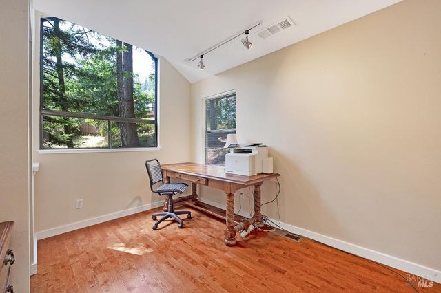 827 Wild Oak Dr, Santa Rosa, CA 95409