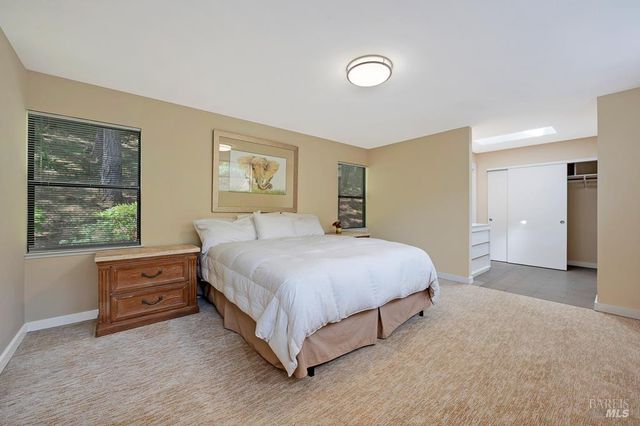 827 Wild Oak Dr, Santa Rosa, CA 95409