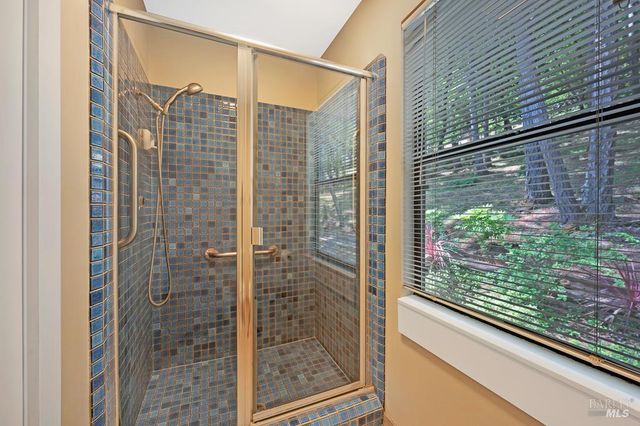 827 Wild Oak Dr, Santa Rosa, CA 95409