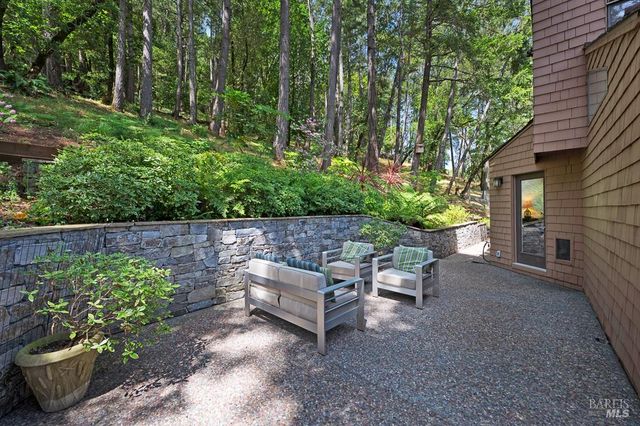 827 Wild Oak Dr, Santa Rosa, CA 95409