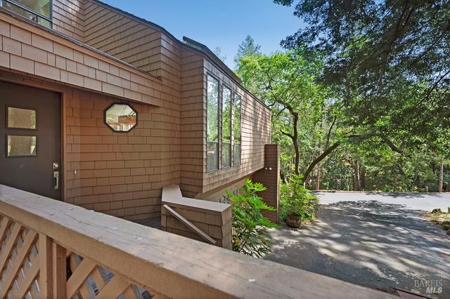 827 Wild Oak Dr, Santa Rosa, CA 95409