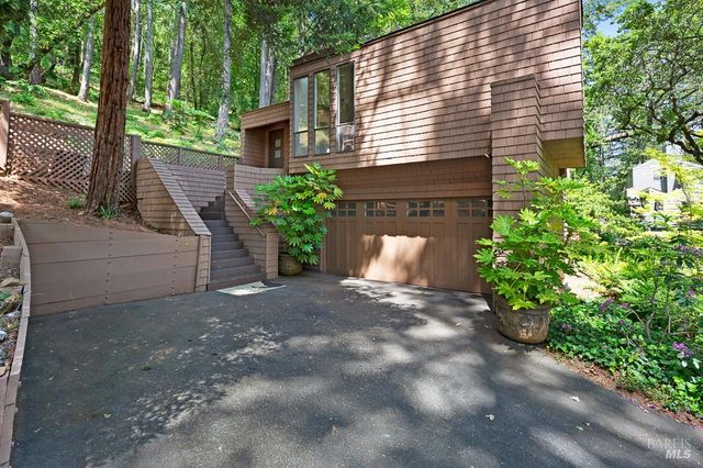 827 Wild Oak Dr, Santa Rosa, CA 95409