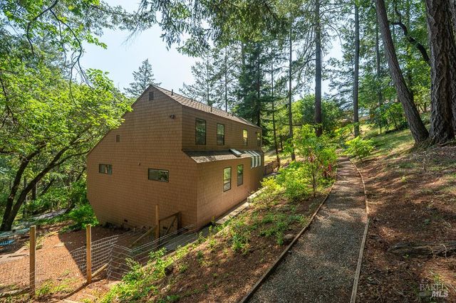 827 Wild Oak Dr, Santa Rosa, CA 95409