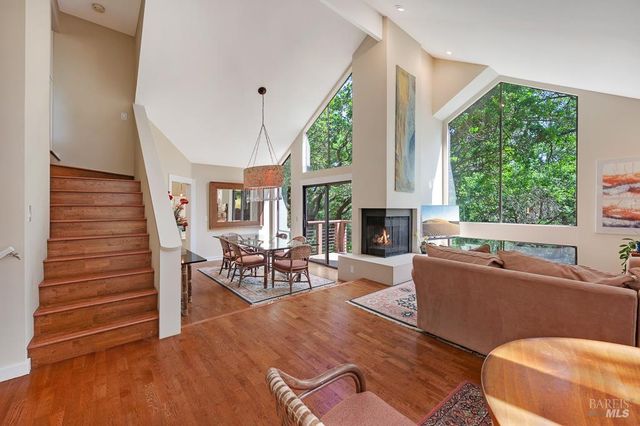 827 Wild Oak Dr, Santa Rosa, CA 95409