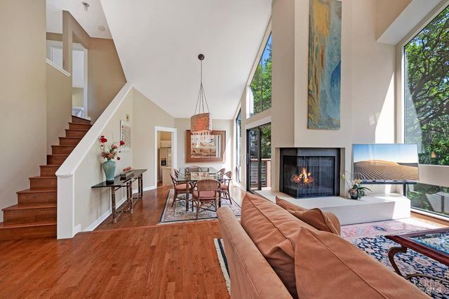 827 Wild Oak Dr, Santa Rosa, CA 95409