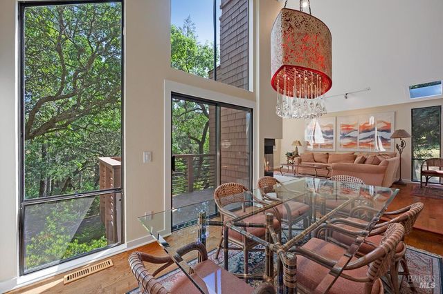 827 Wild Oak Dr, Santa Rosa, CA 95409