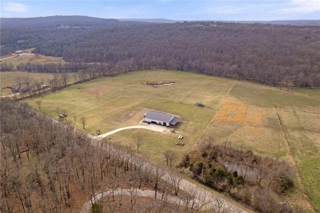 12805 N Cove Creek, Prairie Grove, AR 72753