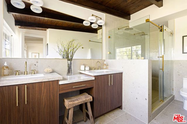 20727 Dolorosa Street, Woodland Hills, CA 91367