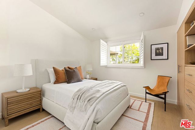 20727 Dolorosa Street, Woodland Hills, CA 91367