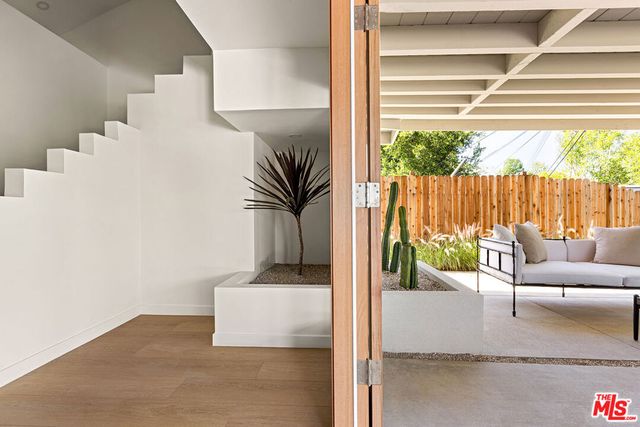 20727 Dolorosa Street, Woodland Hills, CA 91367
