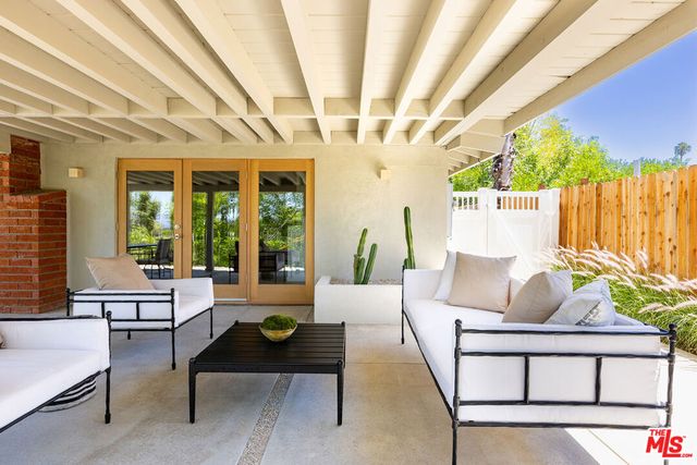 20727 Dolorosa Street, Woodland Hills, CA 91367