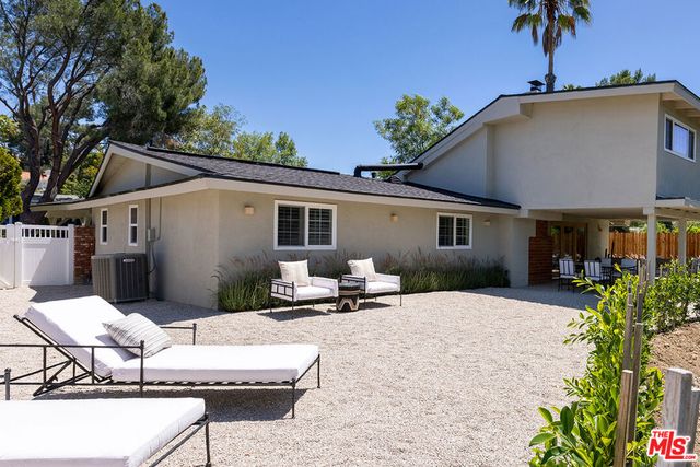 20727 Dolorosa Street, Woodland Hills, CA 91367