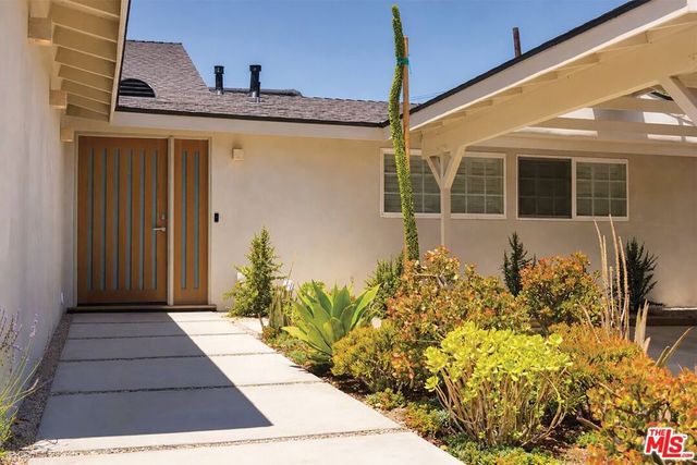 20727 Dolorosa Street, Woodland Hills, CA 91367