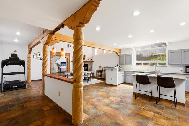 2816 Tramway Circle NE, Albuquerque, NM 87122