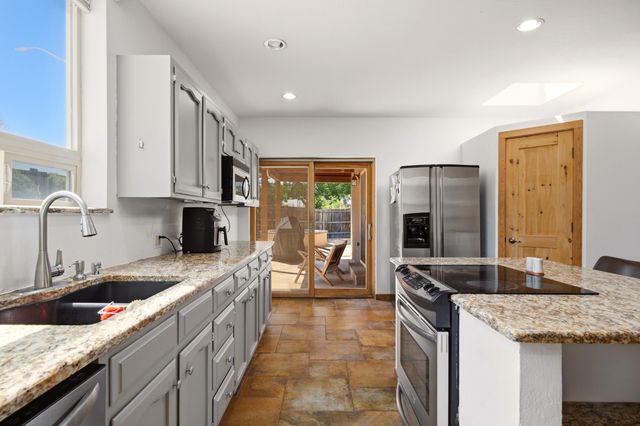2816 Tramway Circle NE, Albuquerque, NM 87122