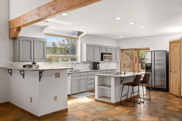 2816 Tramway Circle NE, Albuquerque, NM 87122