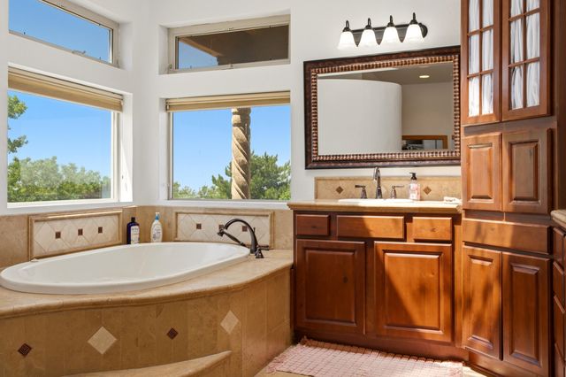 2816 Tramway Circle NE, Albuquerque, NM 87122