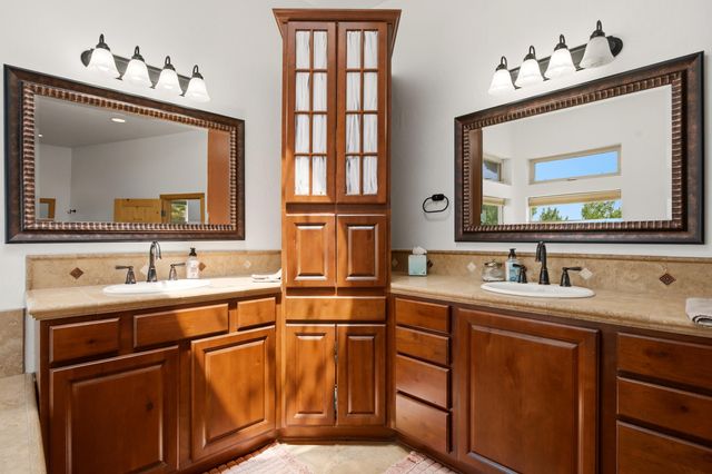 2816 Tramway Circle NE, Albuquerque, NM 87122