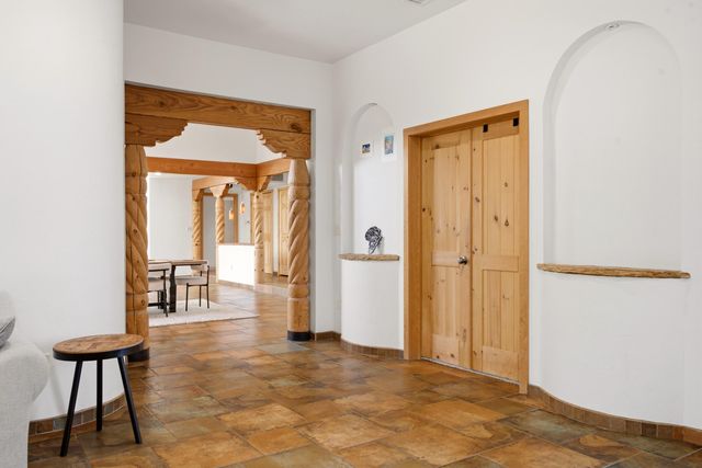2816 Tramway Circle NE, Albuquerque, NM 87122