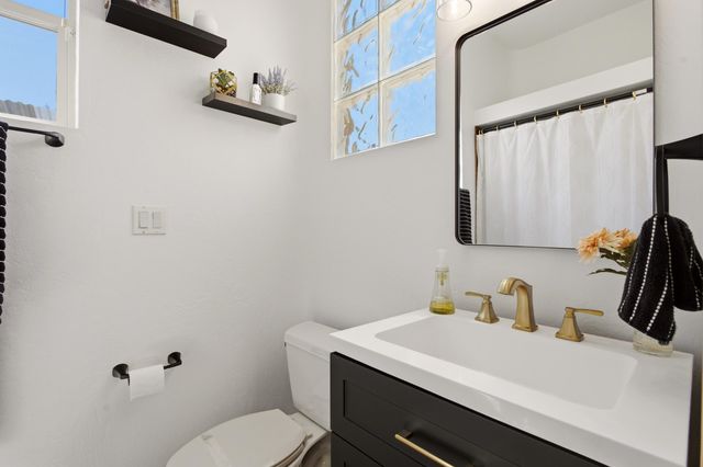 2816 Tramway Circle NE, Albuquerque, NM 87122