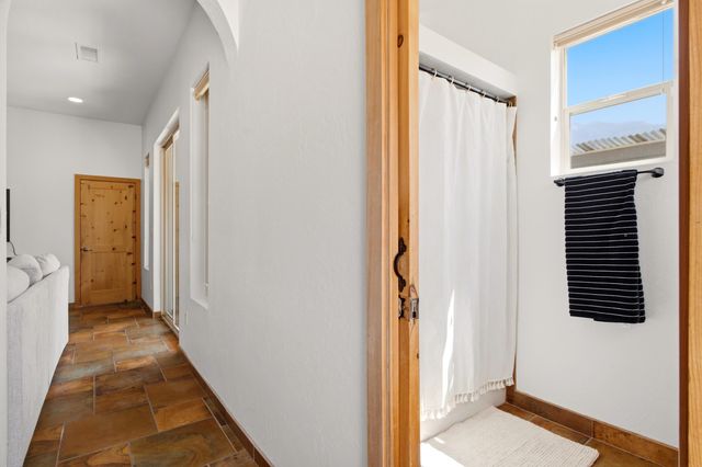 2816 Tramway Circle NE, Albuquerque, NM 87122