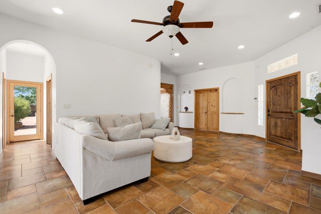 2816 Tramway Circle NE, Albuquerque, NM 87122