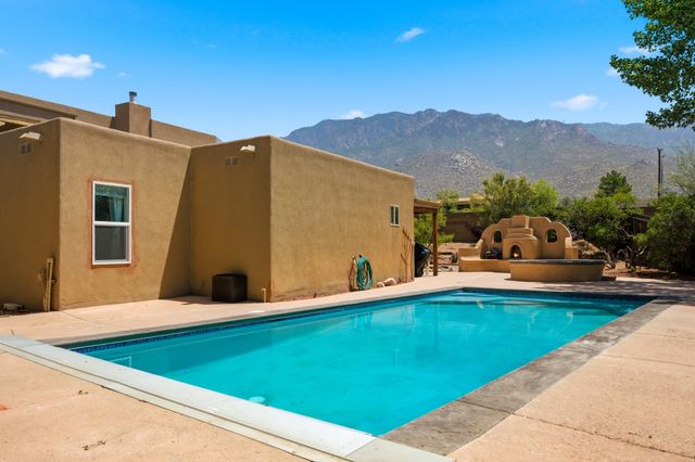 2816 Tramway Circle NE, Albuquerque, NM 87122