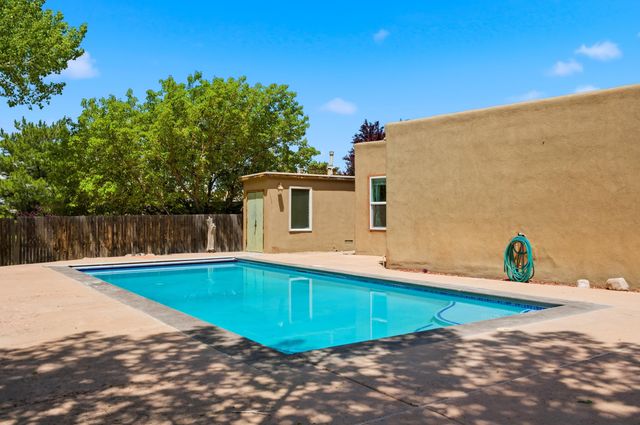 2816 Tramway Circle NE, Albuquerque, NM 87122
