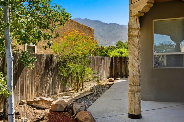 2816 Tramway Circle NE, Albuquerque, NM 87122