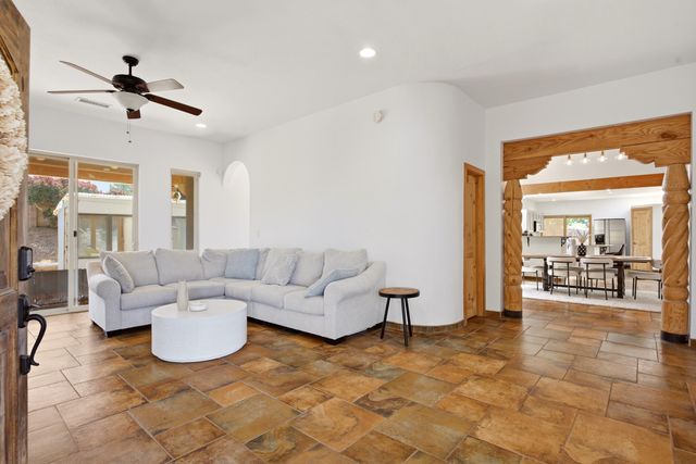 2816 Tramway Circle NE, Albuquerque, NM 87122
