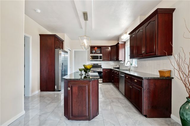 15 Penntowne Drive, Penn Twp, PA 15642